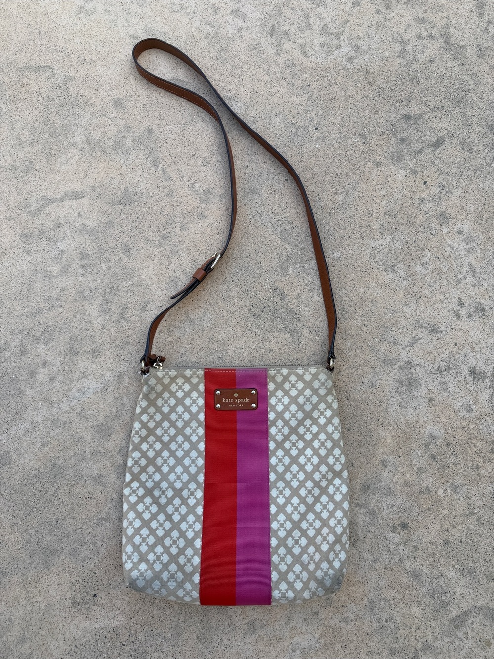 Kate Spade Classic Spade Victoria Beige Red/Pink Stripe Crossbody Purse